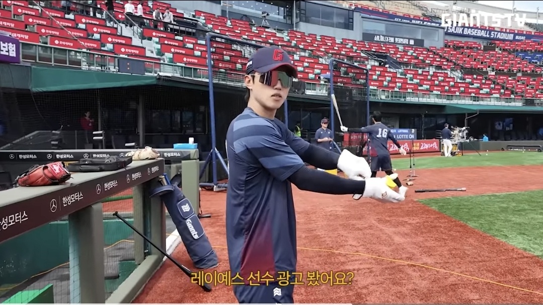 Screenshot_20260501_143627_YouTube.jpg
