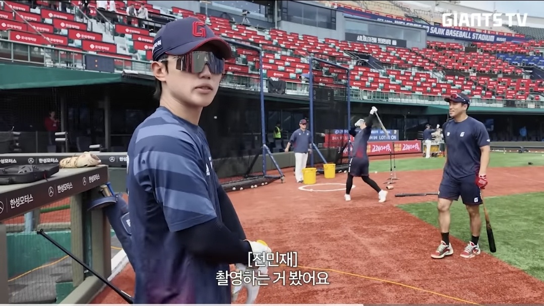 Screenshot_20260501_143639_YouTube.jpg