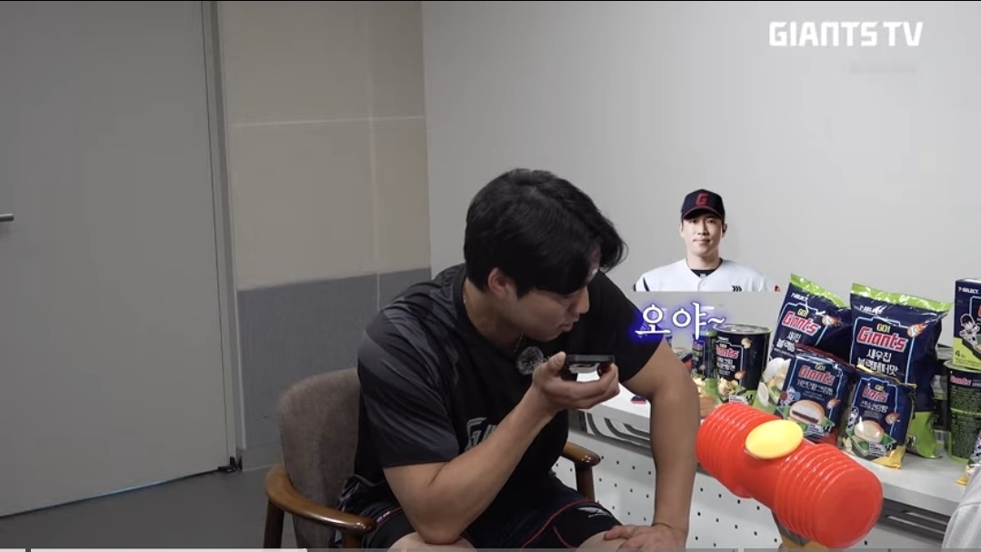 Screenshot_20260503_210804_YouTube.jpg