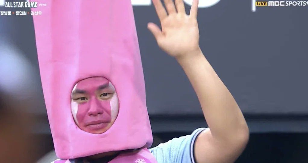 HM8JJdCaQAAnBvB.jpg