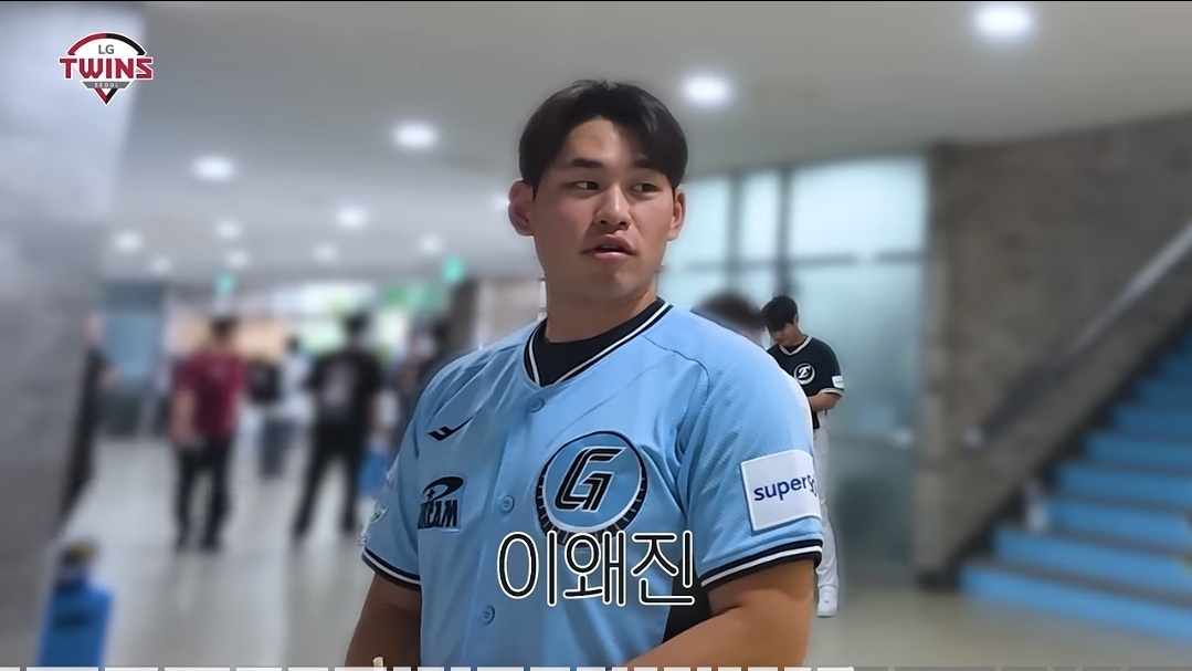 Screenshot_20260726_175917_YouTube.jpg
