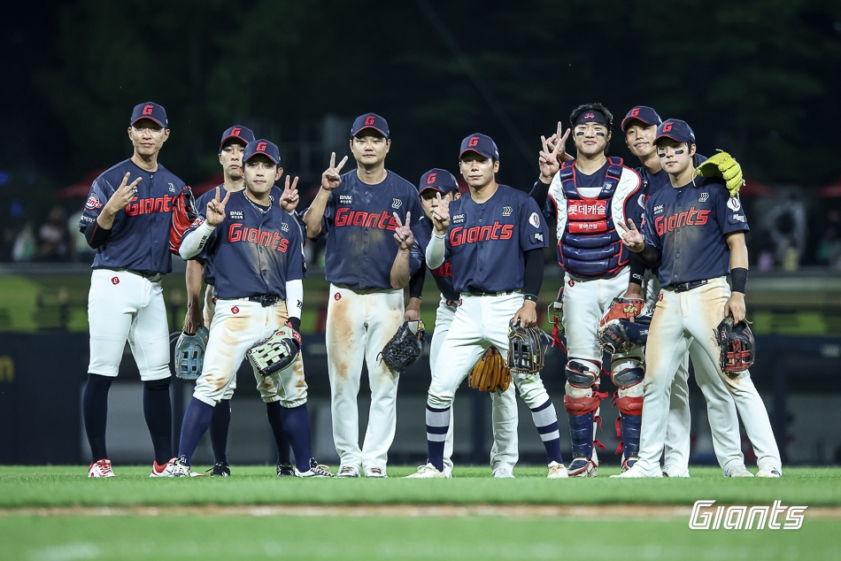 260603-기아전-080-승리의 세리모니KCH_7524.jpg